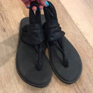 Euc Sanuk sandals size 8